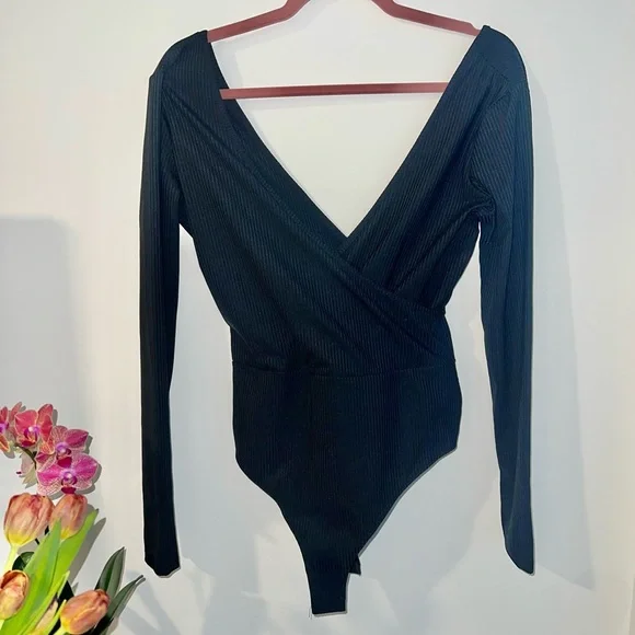 ASOS Ribbed Black V-Neck Bodysuit - Picture 2 of 7